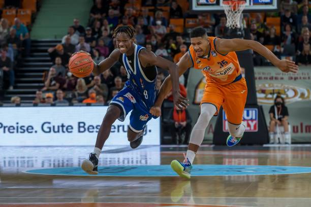 助两位强援 助两位强援